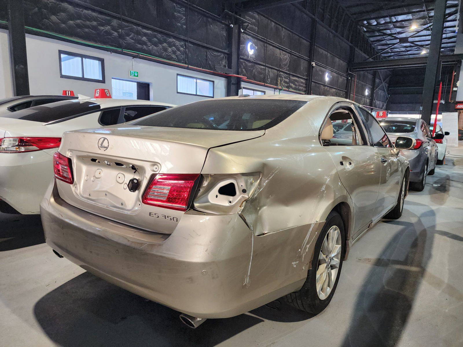 2011 LEXUS ES 350 — 232531 Miles — Lot 39006757 — Main - Marhaba Auctions Used Cars - Image 5