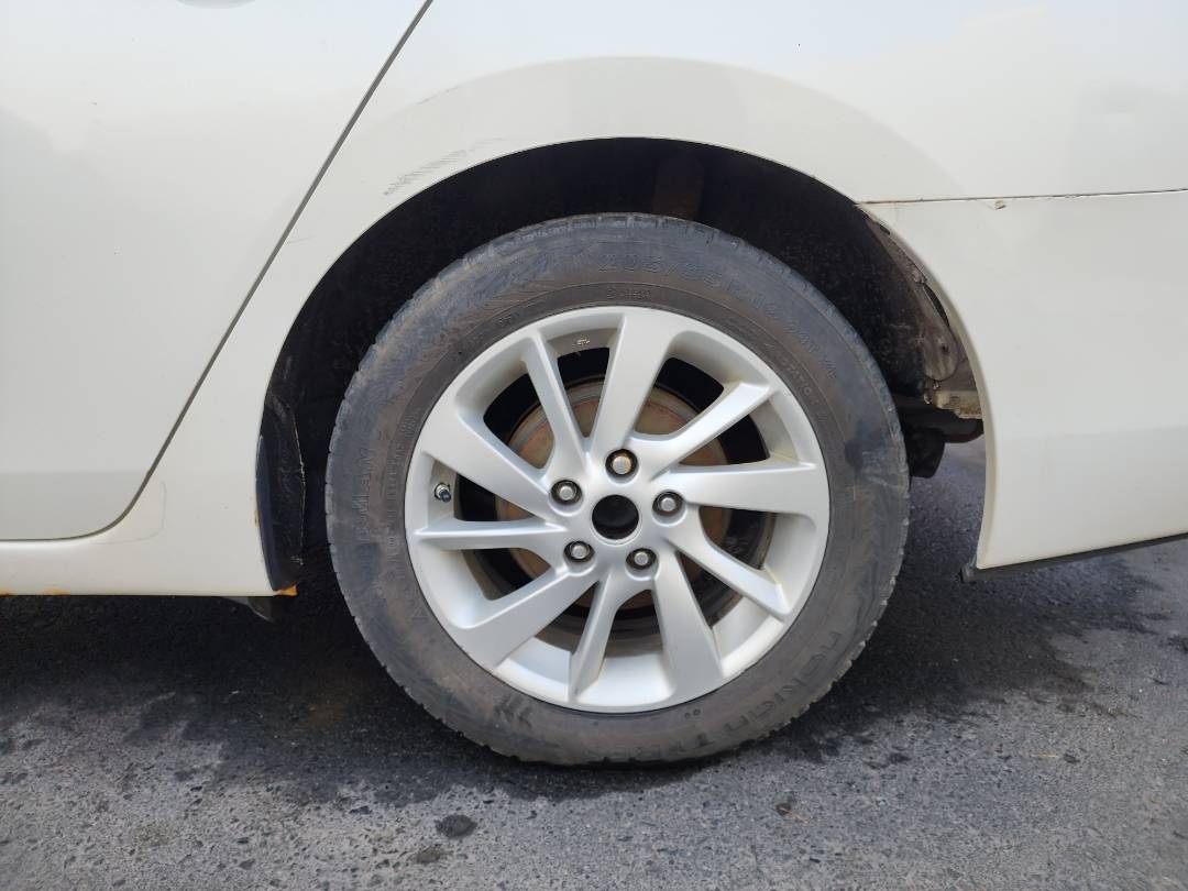 2014 NISSAN SENTRA — 167812 KM — Lot 620337 — Ind. 12 - Marhaba Auctions Used Cars - Image 12