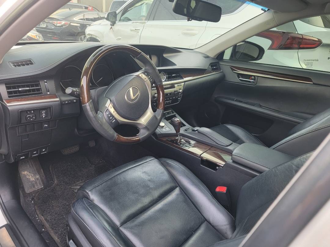 2013 LEXUS ES 300H — 219927 KM — Lot 033639 — Main - Marhaba Auctions Used Cars - Image 8