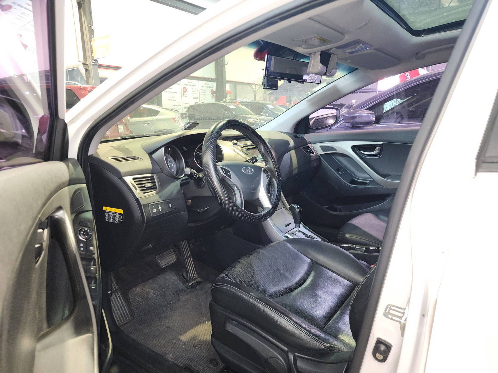 2012 HYUNDAI AVANTE — 259383 KM — Lot 390286 — Al Quoz - Marhaba Auctions Used Cars - Image 9