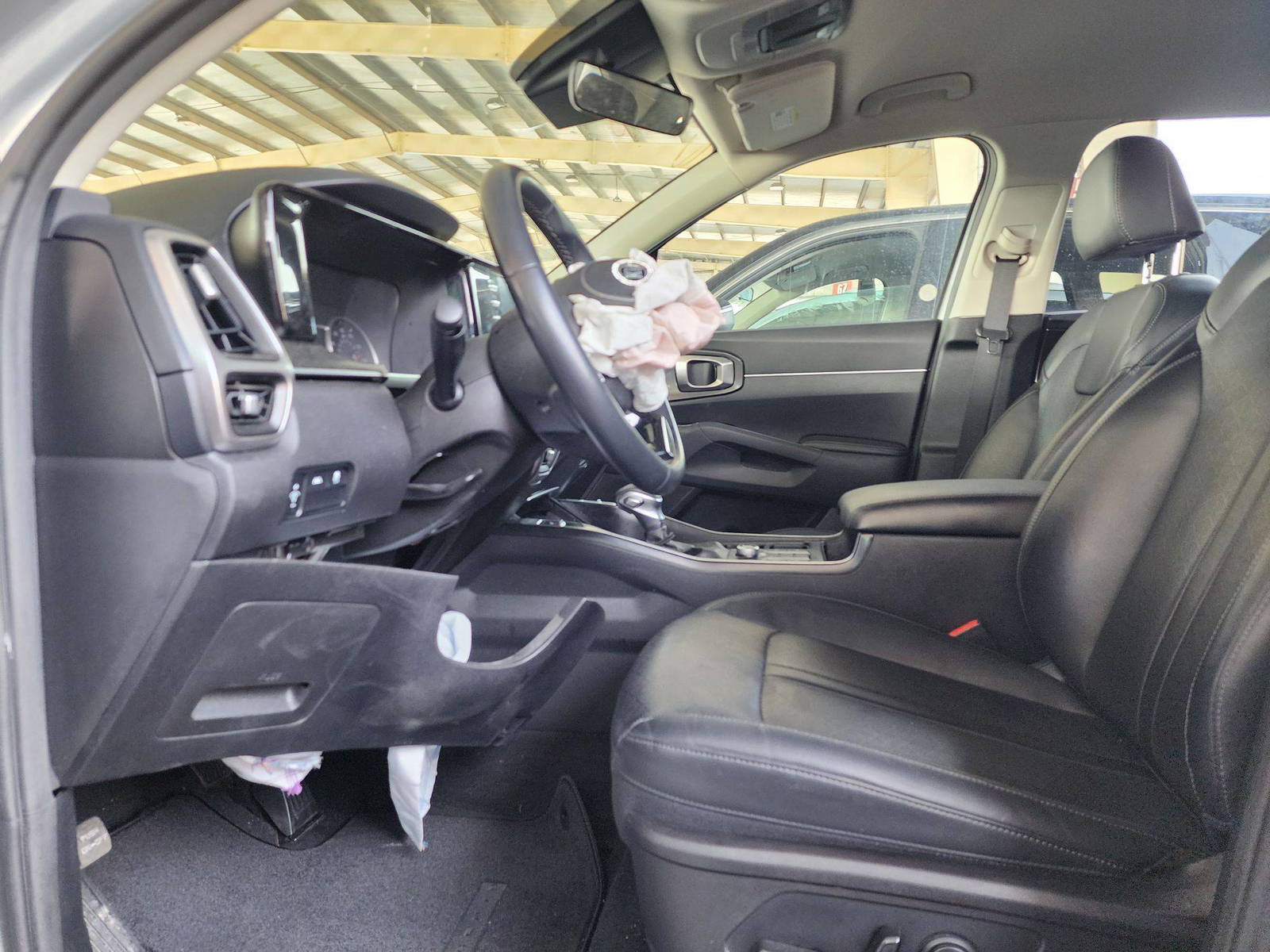 2021 KIA SORENTO — 97810 Miles — Lot 41770705 — Souq - Marhaba Auctions Used Cars - Image 8