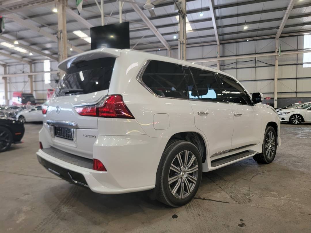 2016 LEXUS LX 570 — 118253 KM — Lot 4G4215610 — Main - Marhaba Auctions Used Cars - Image 5
