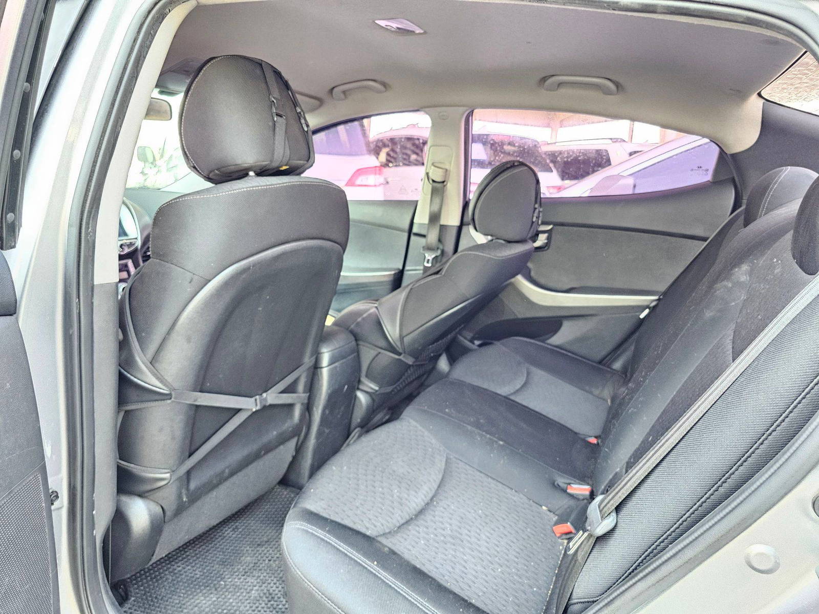 2012 HYUNDAI AVANTE — 204277 KM — Lot CU390961 — Souq - Marhaba Auctions Used Cars - Image 6