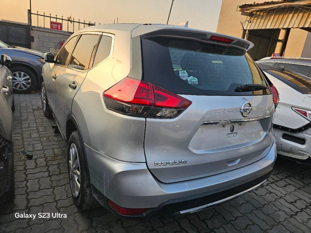 NISSAN ROGUE