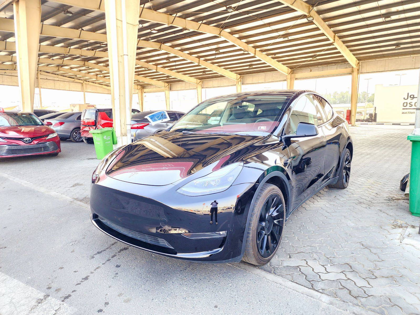 2024 TESLA MODEL Y — 15585 KM — Lot F130158 — Souq - Marhaba Auctions Used Cars - Image 5