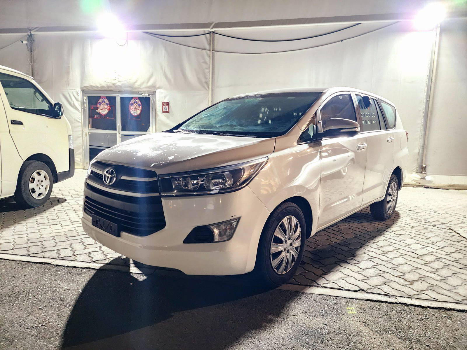 2017 TOYOTA INNOVA — 652807 KM — Lot H0105172 — Souq - Marhaba Auctions Used Cars - Image 5
