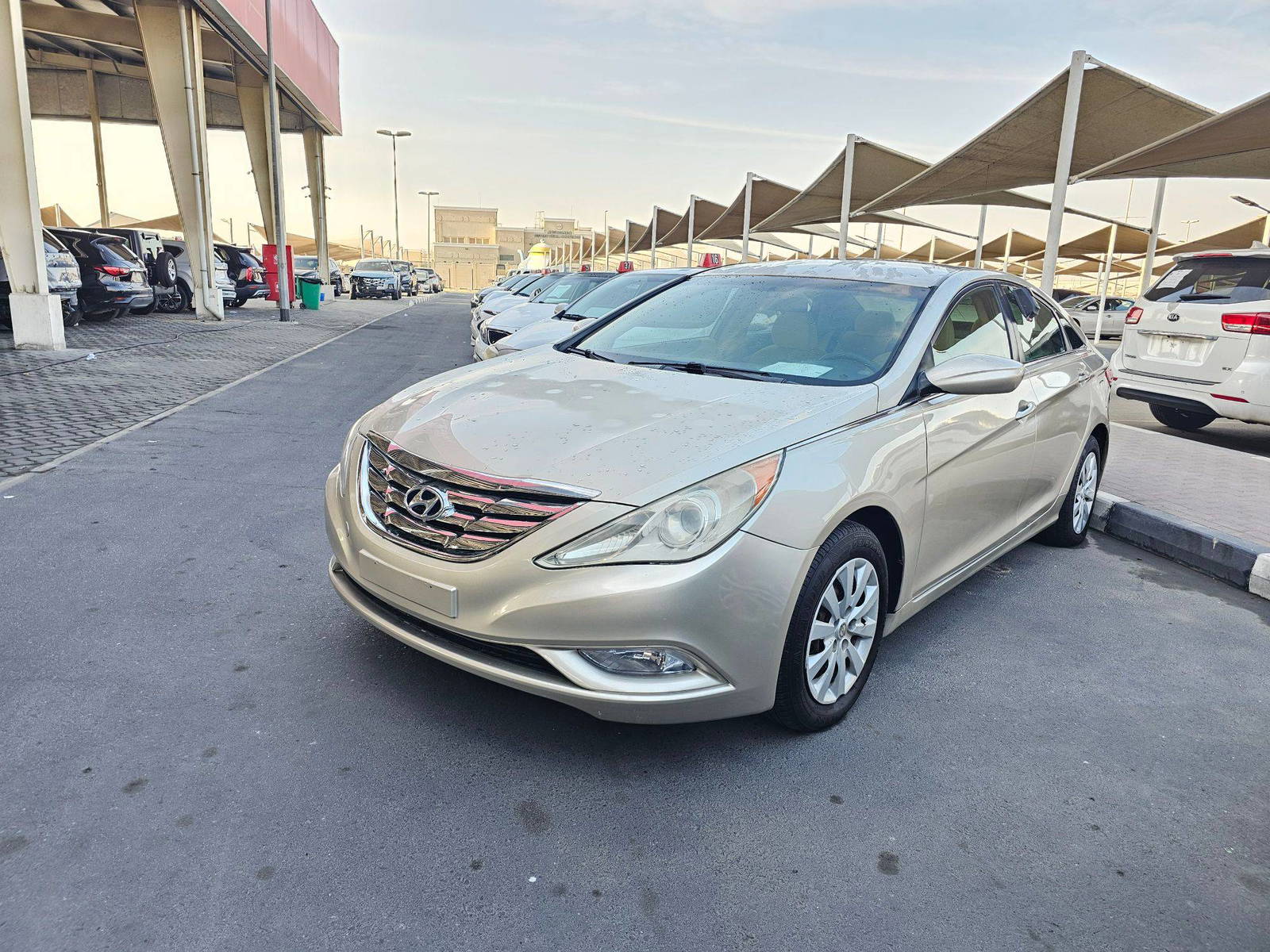 2011 HYUNDAI SONATA — 143352 Miles — Lot BH203743 — Souq - Marhaba Auctions Used Cars - Image 3