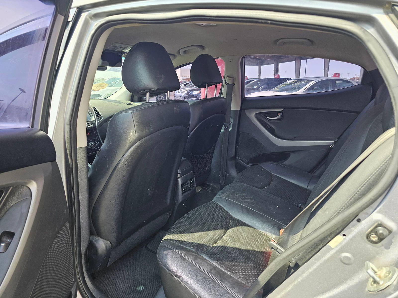 2014 HYUNDAI AVANTE — 166966 KM — Lot 978931 — Souq - Marhaba Auctions Used Cars - Image 6