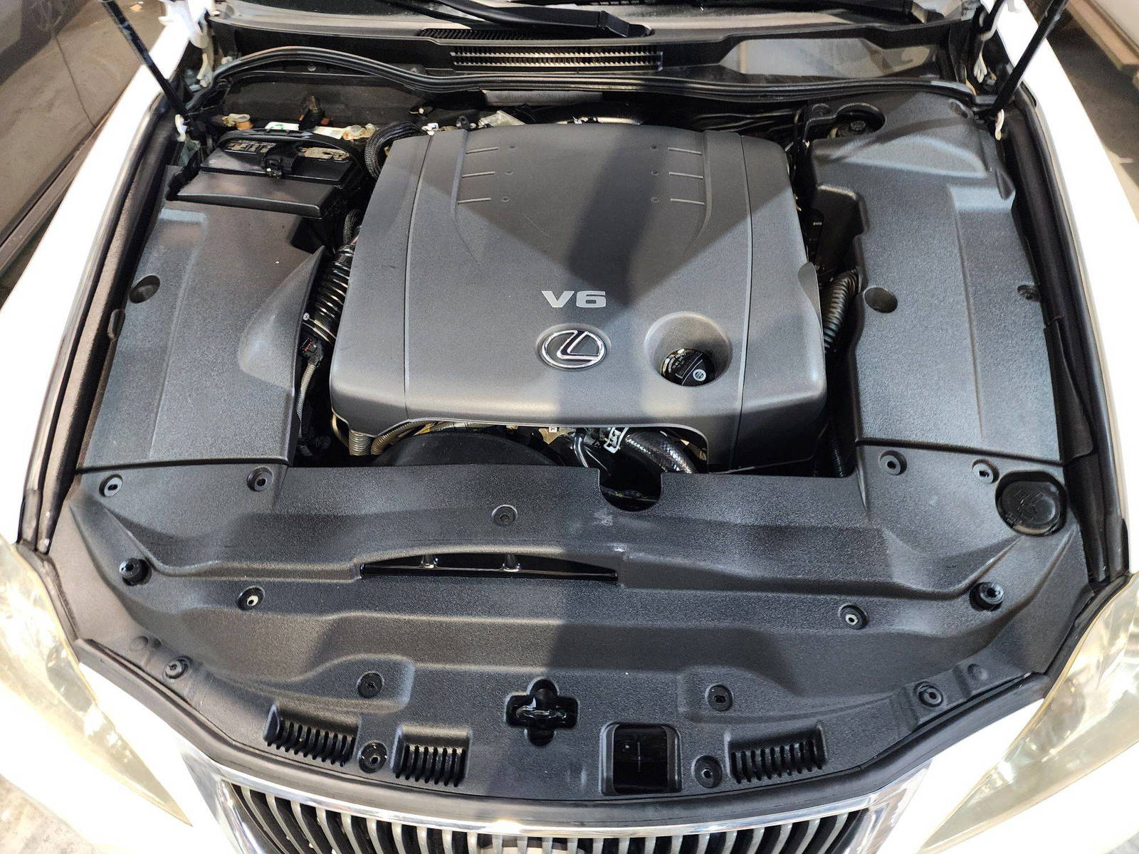 2010 LEXUS IS 250 — 217564 Miles — Lot 16057 — Al Quoz - Marhaba Auctions Used Cars - Image 13