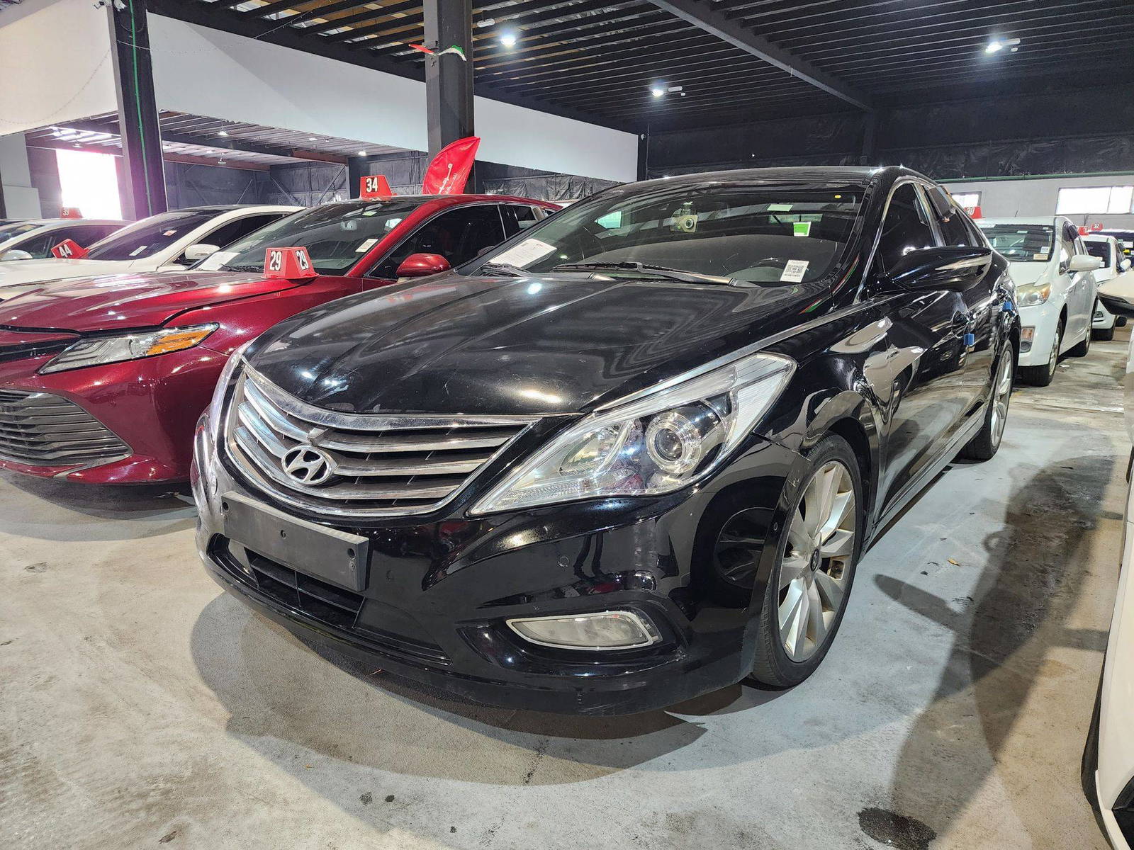 2012 HYUNDAI GRANDEUR — 232537 KM — Lot 168193 — Al Quoz - Marhaba Auctions Used Cars - Image 3