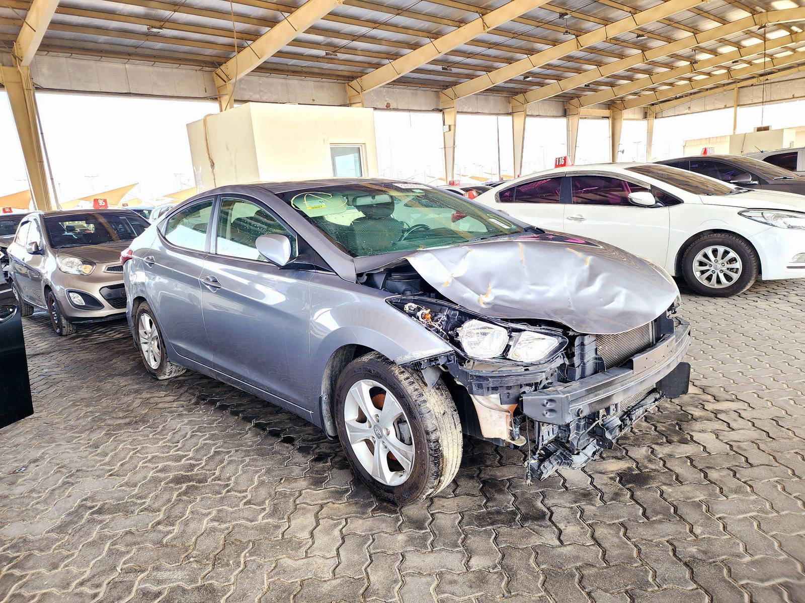2016 HYUNDAI ELANTRA — 238585 Miles — Lot 84290274 — Souq - Marhaba Auctions Used Cars - Image 4