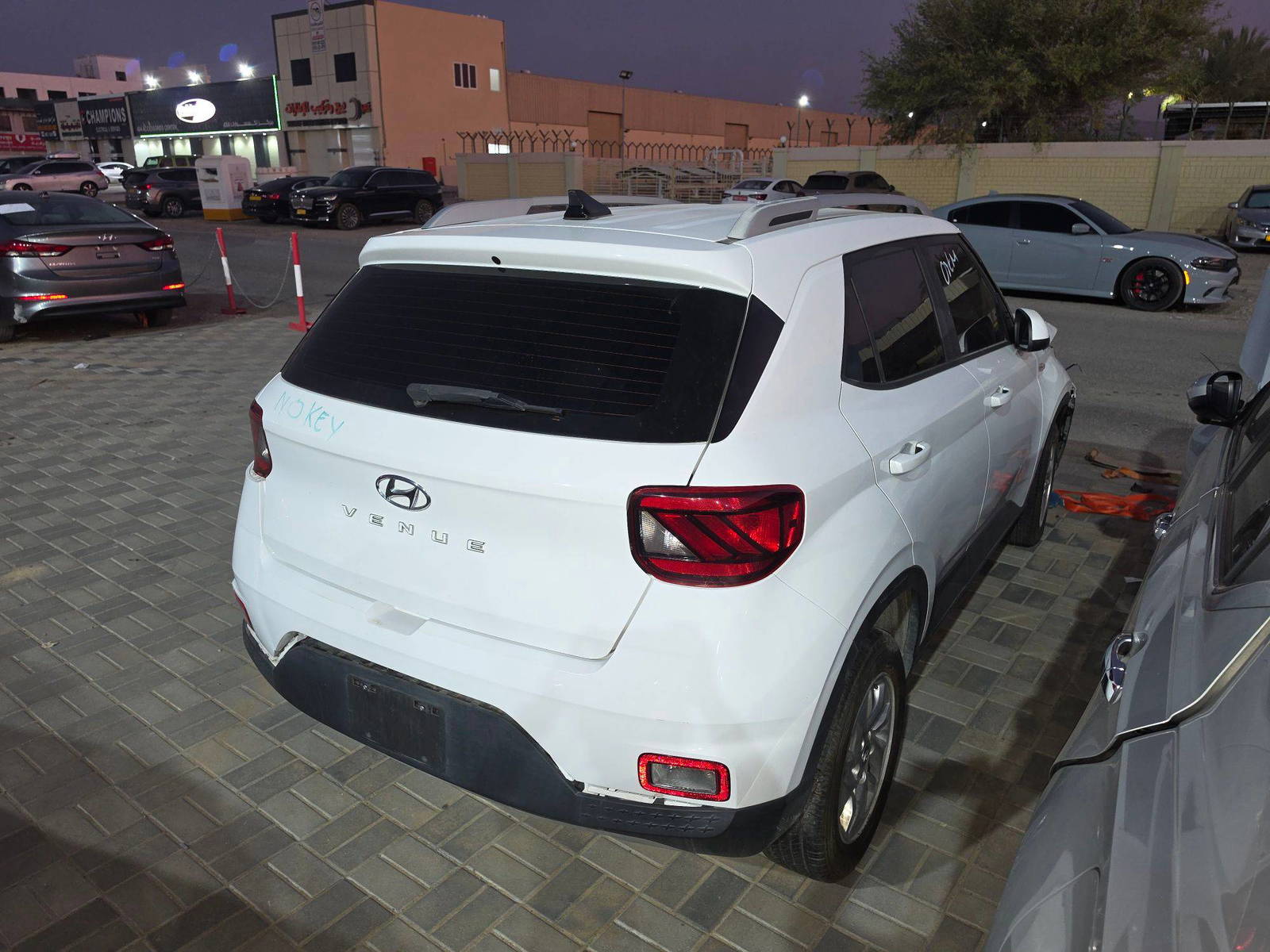 HYUNDAI VENUE SEL 2020 - Marhaba Auction Used Cars - Image 3
