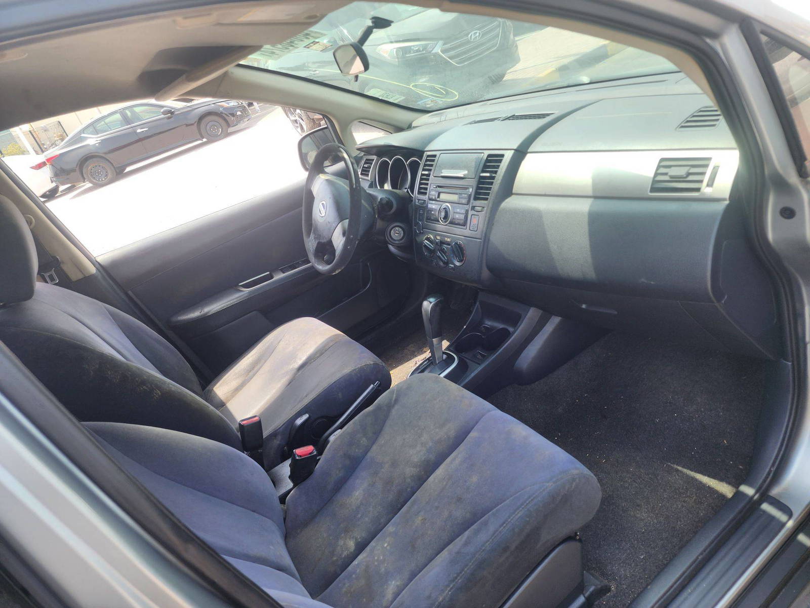 2007 NISSAN VERSA — 215640 Miles — Lot 48048574 — Souq - Marhaba Auctions Used Cars - Image 5