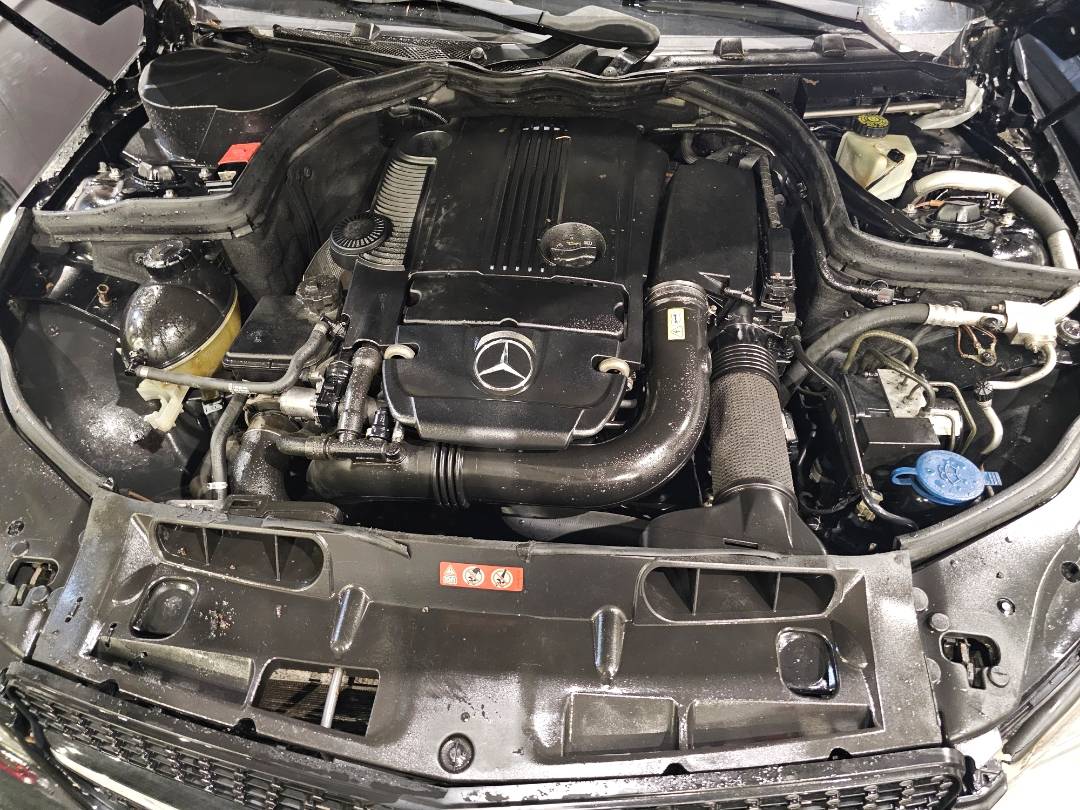 2010 MERCEDES BENZ C200 — 204377 KM — Lot A403323 — Souq - Marhaba Auctions Used Cars - Image 11