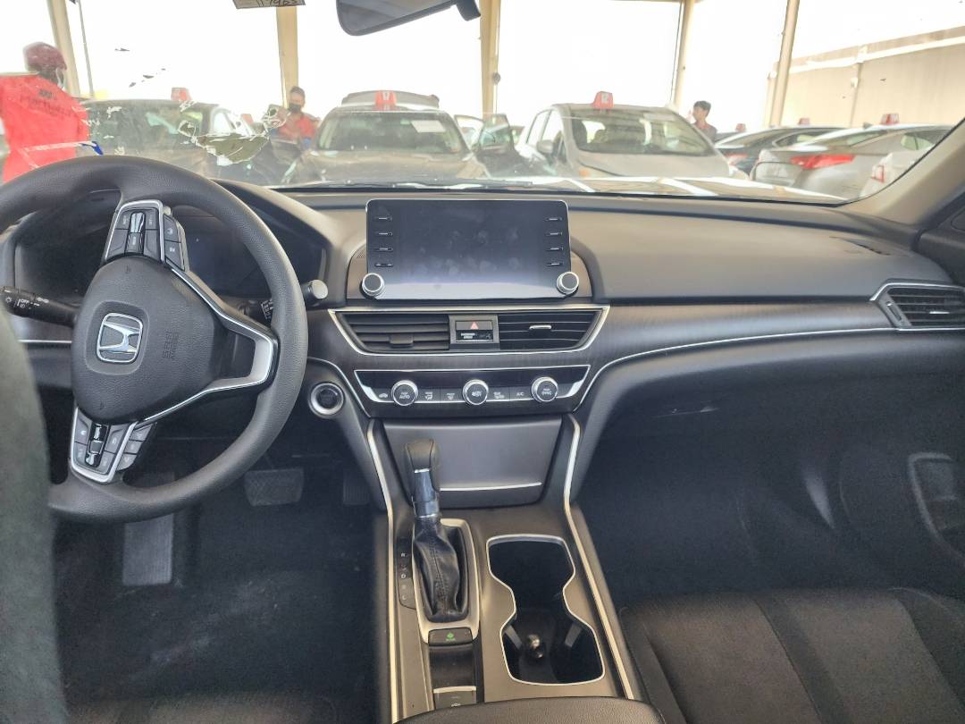 2018 HONDA ACCORD — 117963 Miles — Lot 37631984 - Marhaba Auctions Used Cars - Image 8