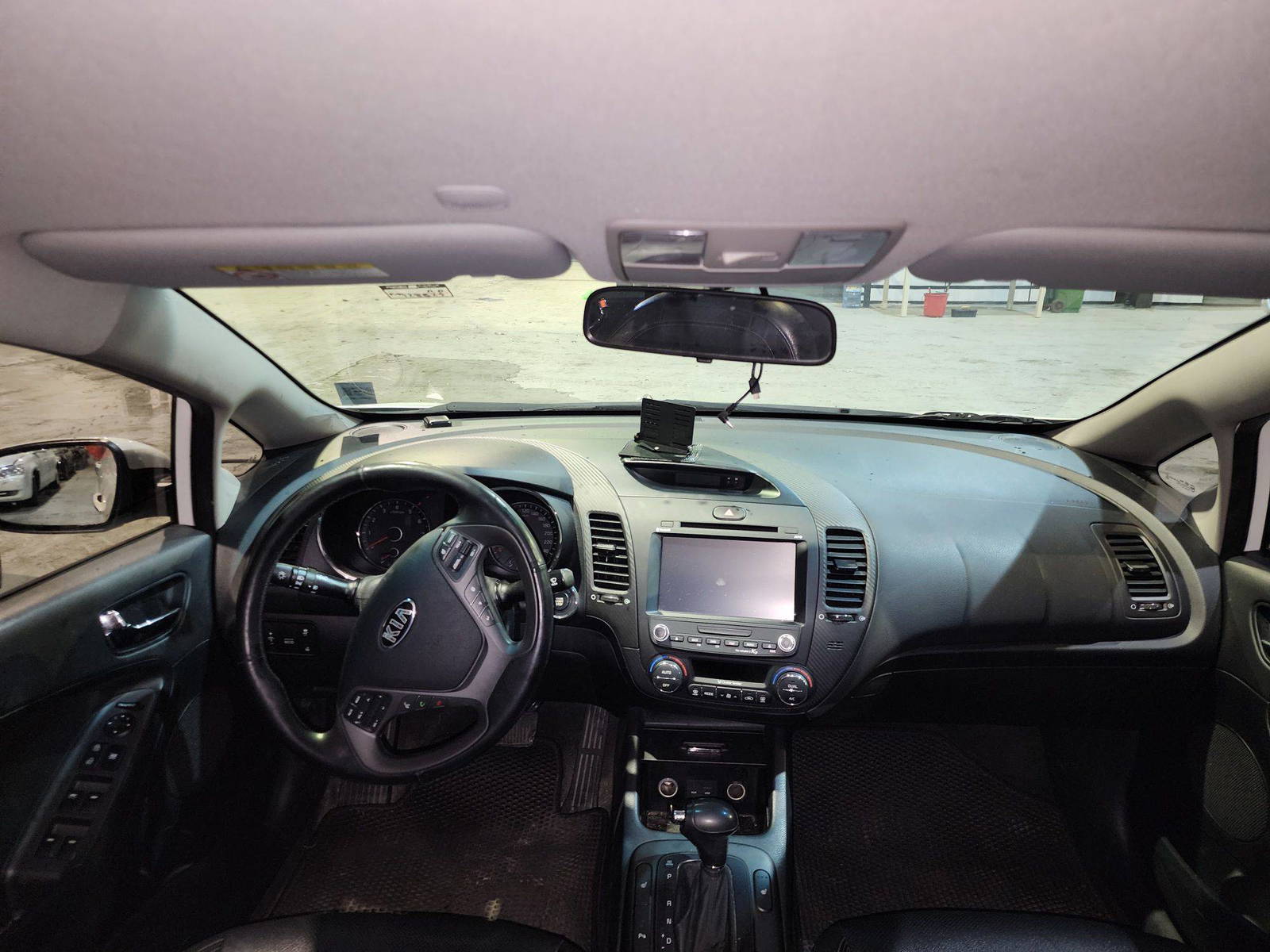 2013 KIA K3 — 128825 KM — Lot 045566 — Main - Marhaba Auctions Used Cars - Image 8