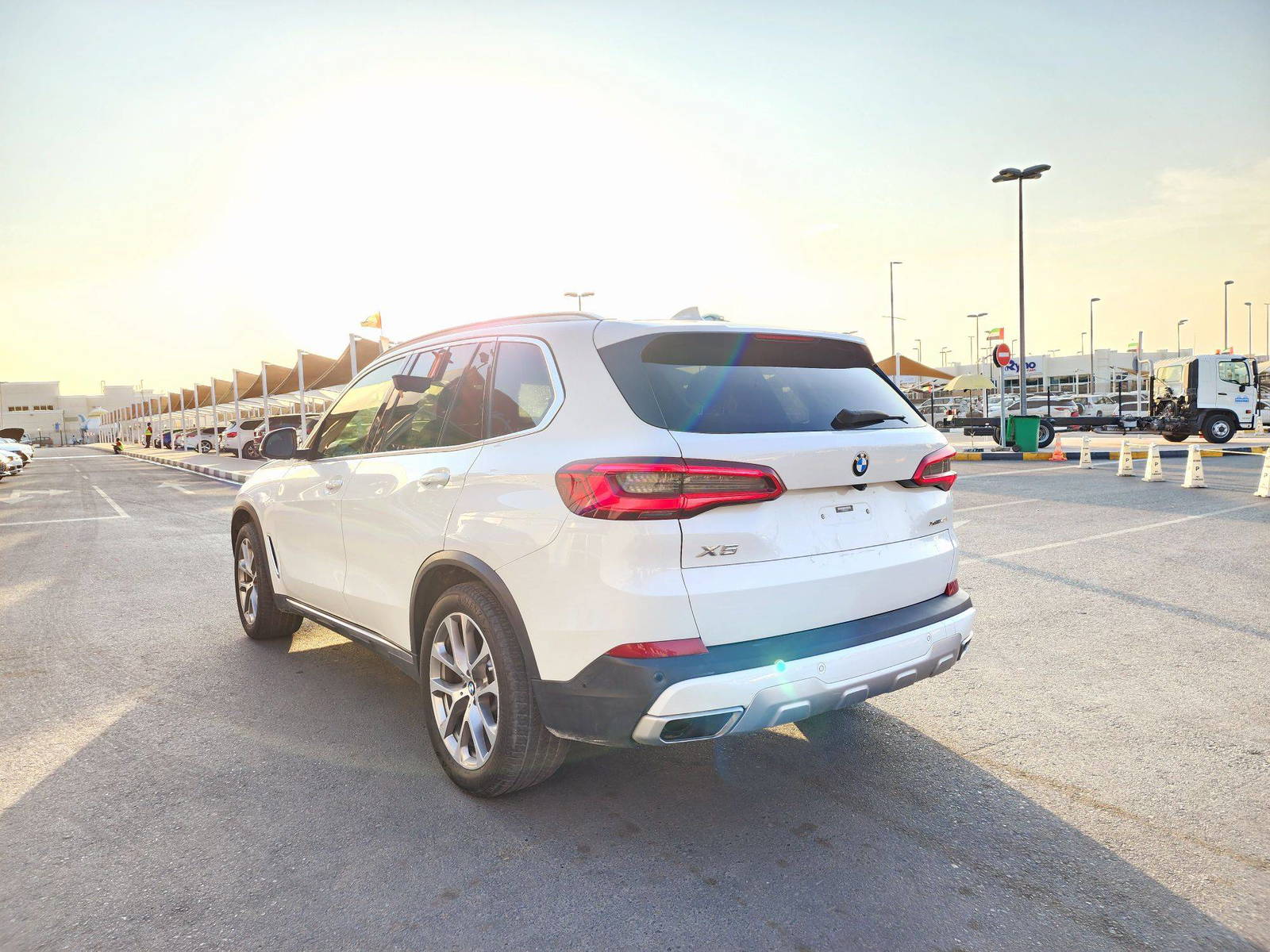 2019 BMW X5 SDRIVE 40I — 67142 KM — Lot 48645803 — Souq - Marhaba Auctions Used Cars - Image 4