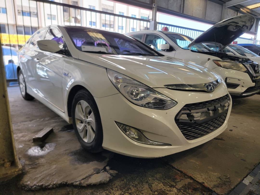 2014 HYUNDAI SONATA — 272037 KM — Lot 068164 — Main - Marhaba Auctions Used Cars - Image 5