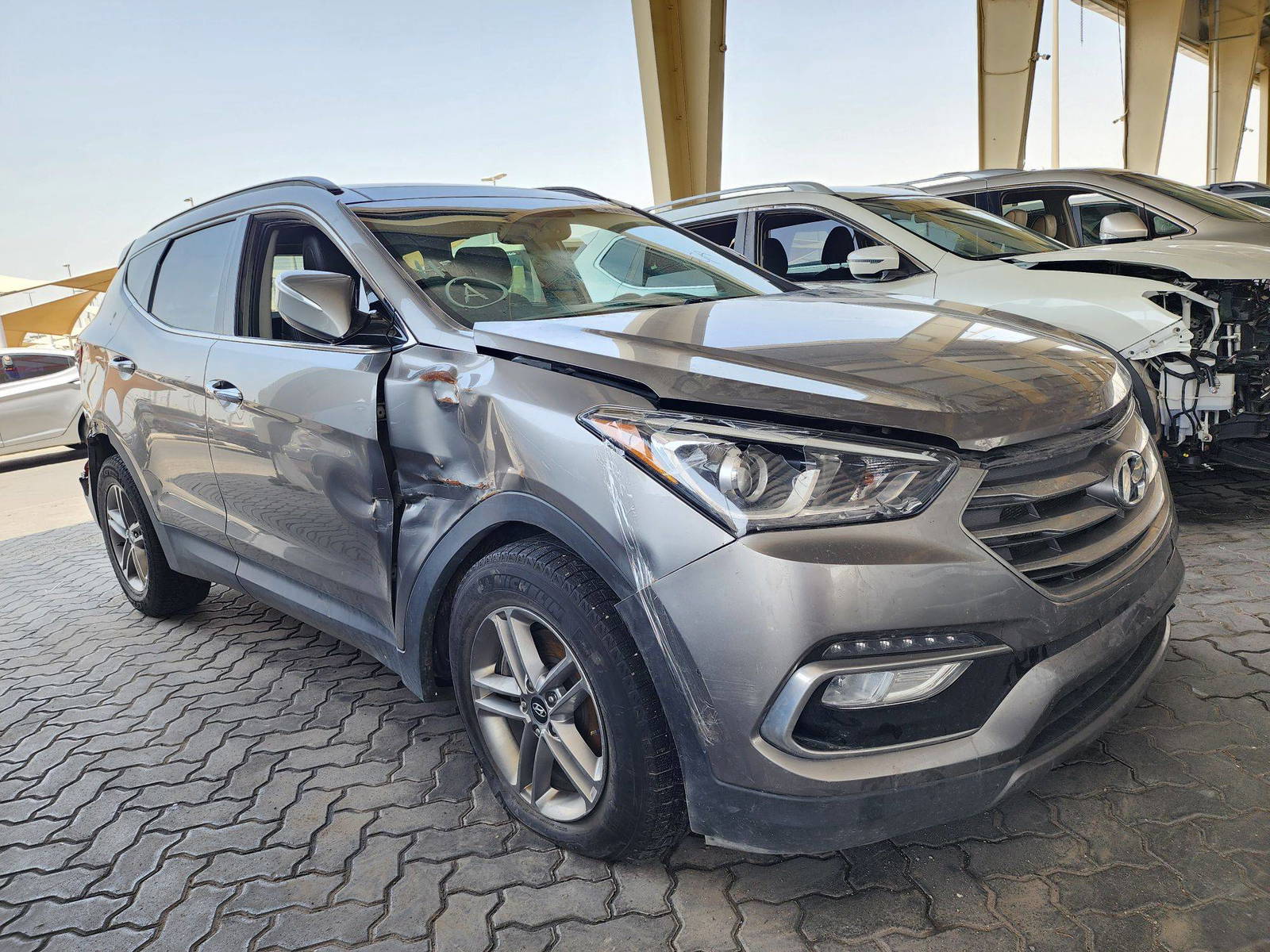 2018 HYUNDAI SANTA FE SPORT — 243454 KM — Lot 76463573 — Souq - Marhaba Auctions Used Cars - Image 4