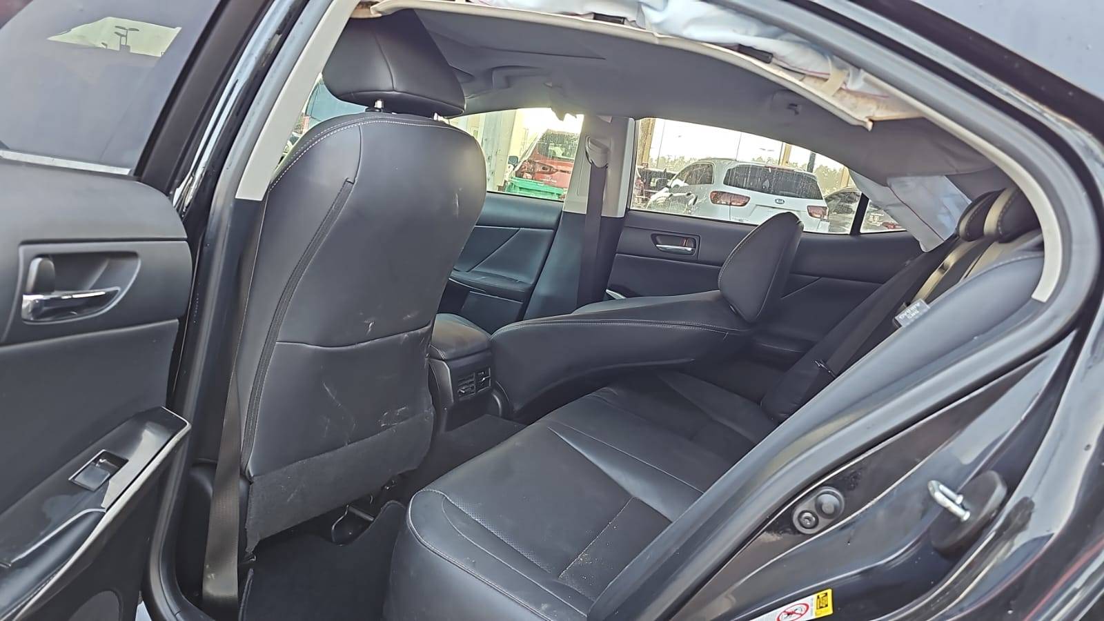 2015 LEXUS IS 250 — 96621 Miles — Lot 25F5053019 — Souq - Marhaba Auctions Used Cars - Image 7