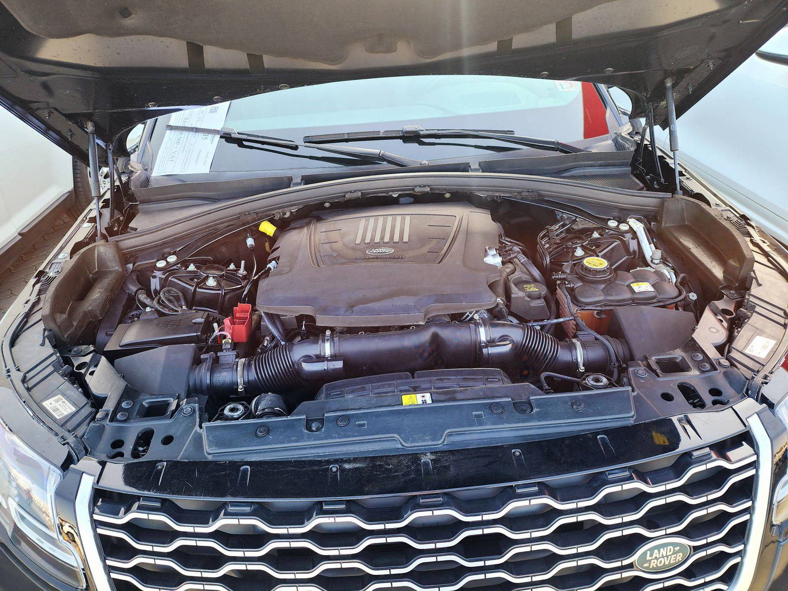 2020 LAND ROVER RANGE ROVER VELAR — 35087 Miles — Lot 9LA265292 — Souq - Marhaba Auctions Used Cars - Image 12
