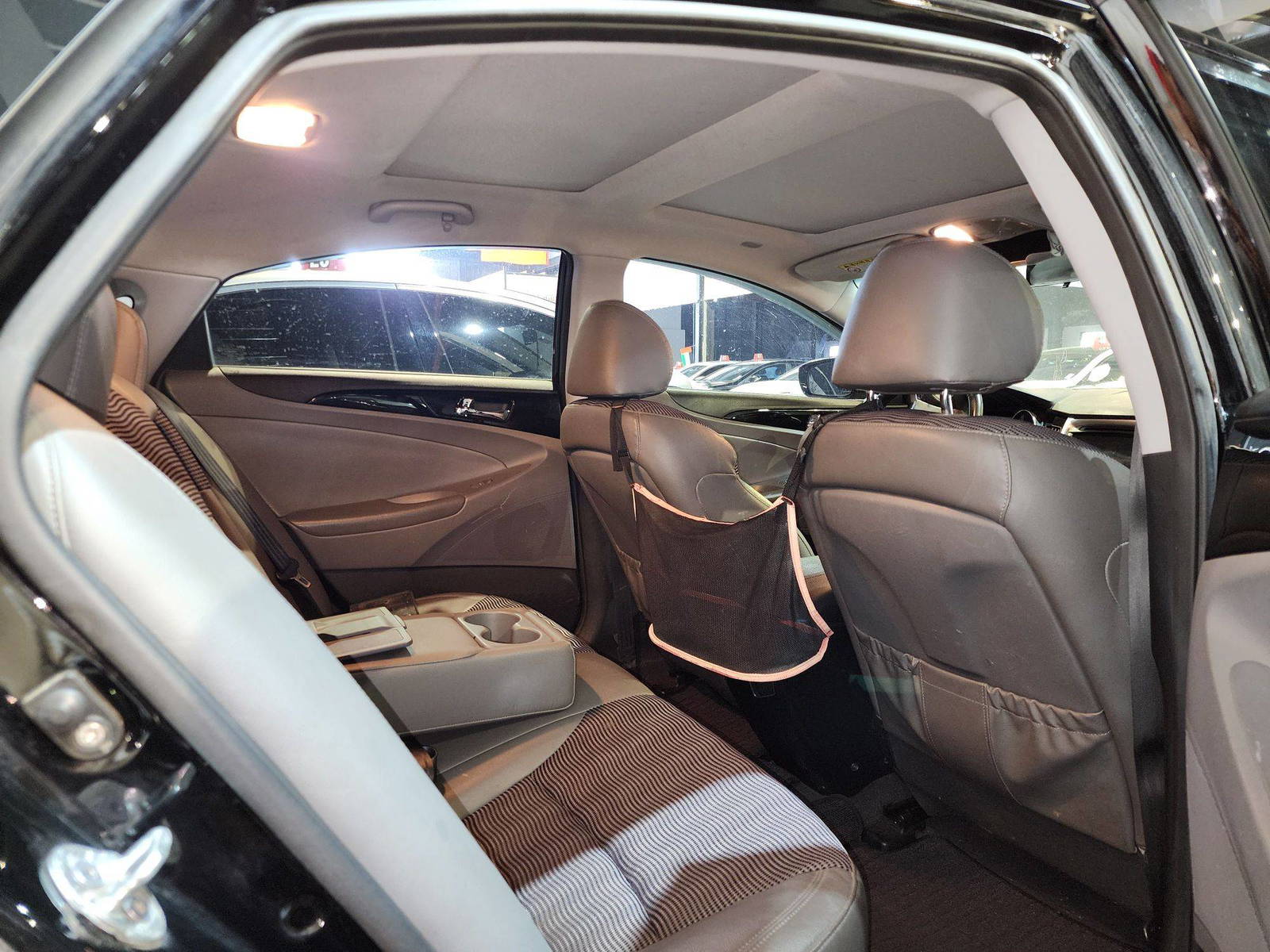 2010 HYUNDAI SONATA — 171309 KM — Lot 77082 — Souq - Marhaba Auctions Used Cars - Image 7