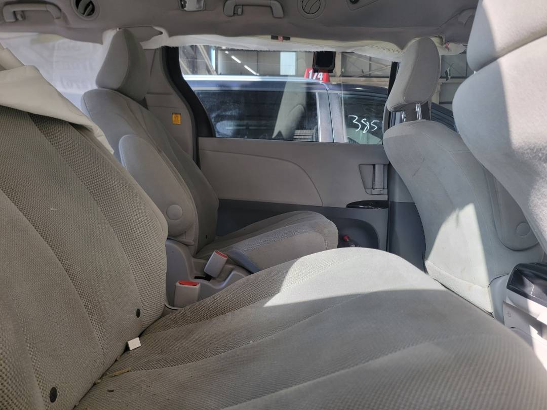 2011 TOYOTA SIENNA — 179395 Miles — Lot 37609175 - Marhaba Auctions Used Cars - Image 5