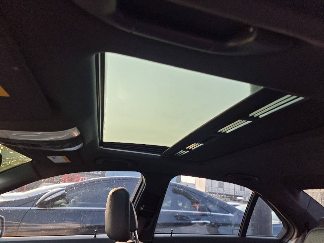 MERCEDES BENZ C300 2011 - Marhaba Auction Used Cars - Image 9