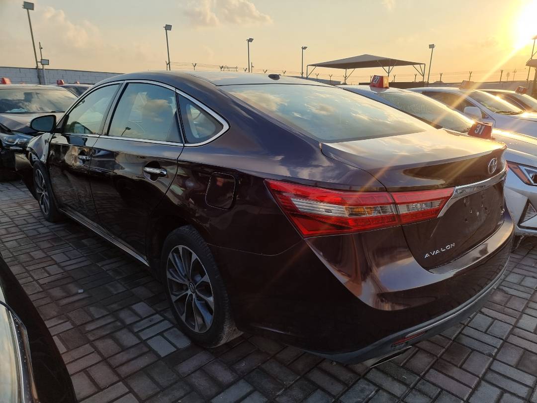 2017 TOYOTA AVALON — 182721 Miles — Lot 125487 — Ind. 12 - Marhaba Auctions Used Cars - Image 4