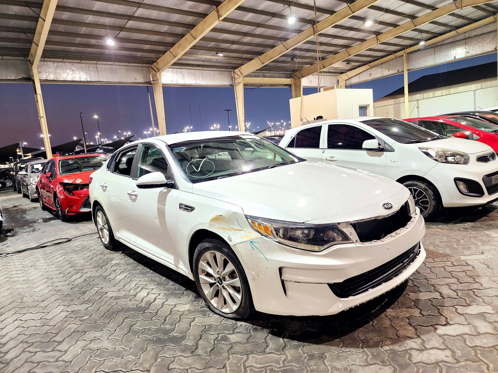 2017 KIA OPTIMA — 130051 Miles — Lot 59027834 — Souq - Marhaba Auctions Used Cars - Image 4