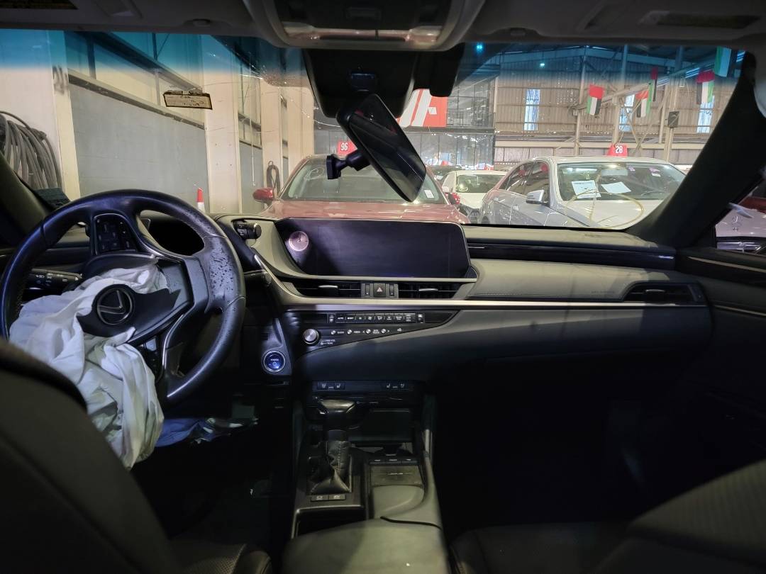 2021 LEXUS ES 300H — 71509 Miles — Lot 008682 — Main - Marhaba Auctions Used Cars - Image 8