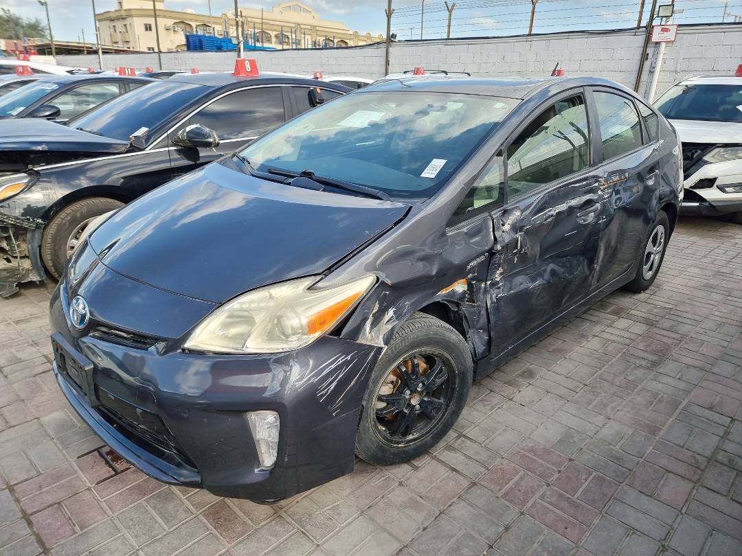 2015 TOYOTA PRIUS — 281327 Miles — Lot 66263915 — Ind. 12 - Marhaba Auctions Used Cars - Image 4