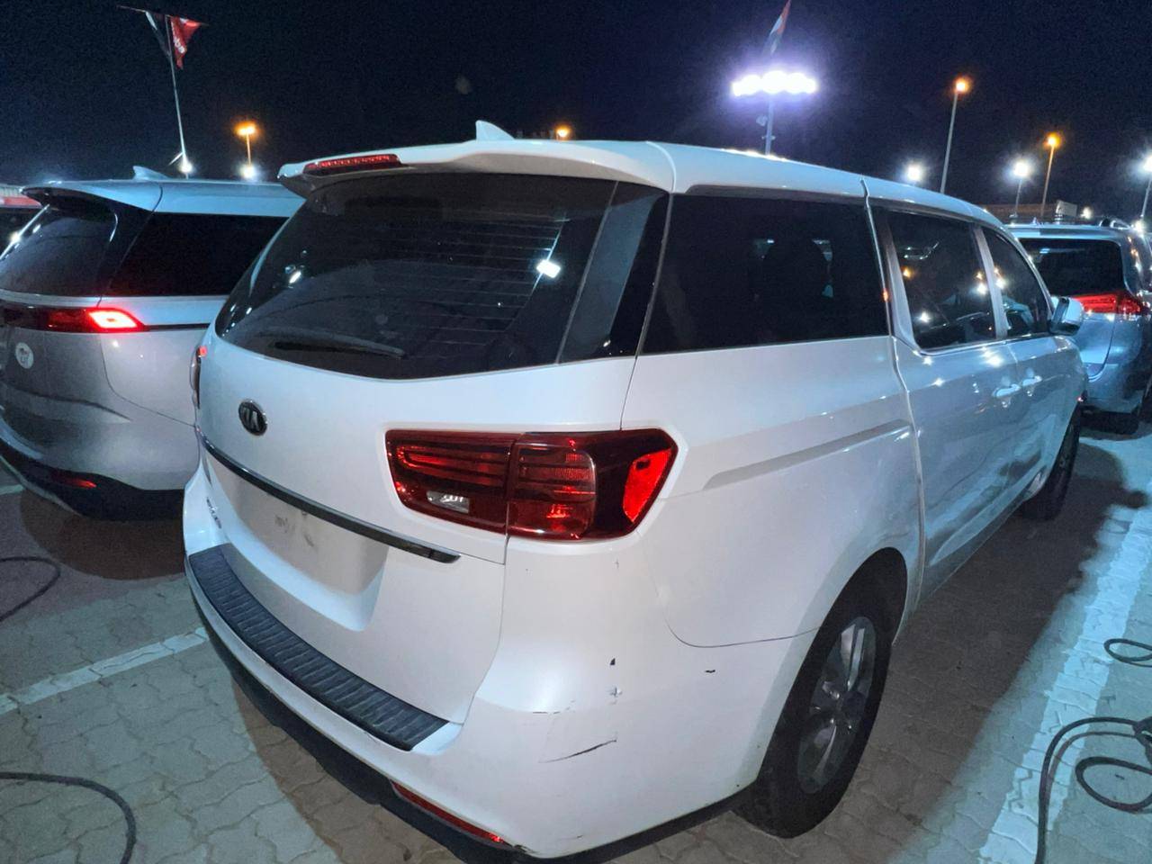 2020 KIA SEDONA — 89523 Miles — Lot C1XL6645160 - Marhaba Auctions Used Cars - Image 4
