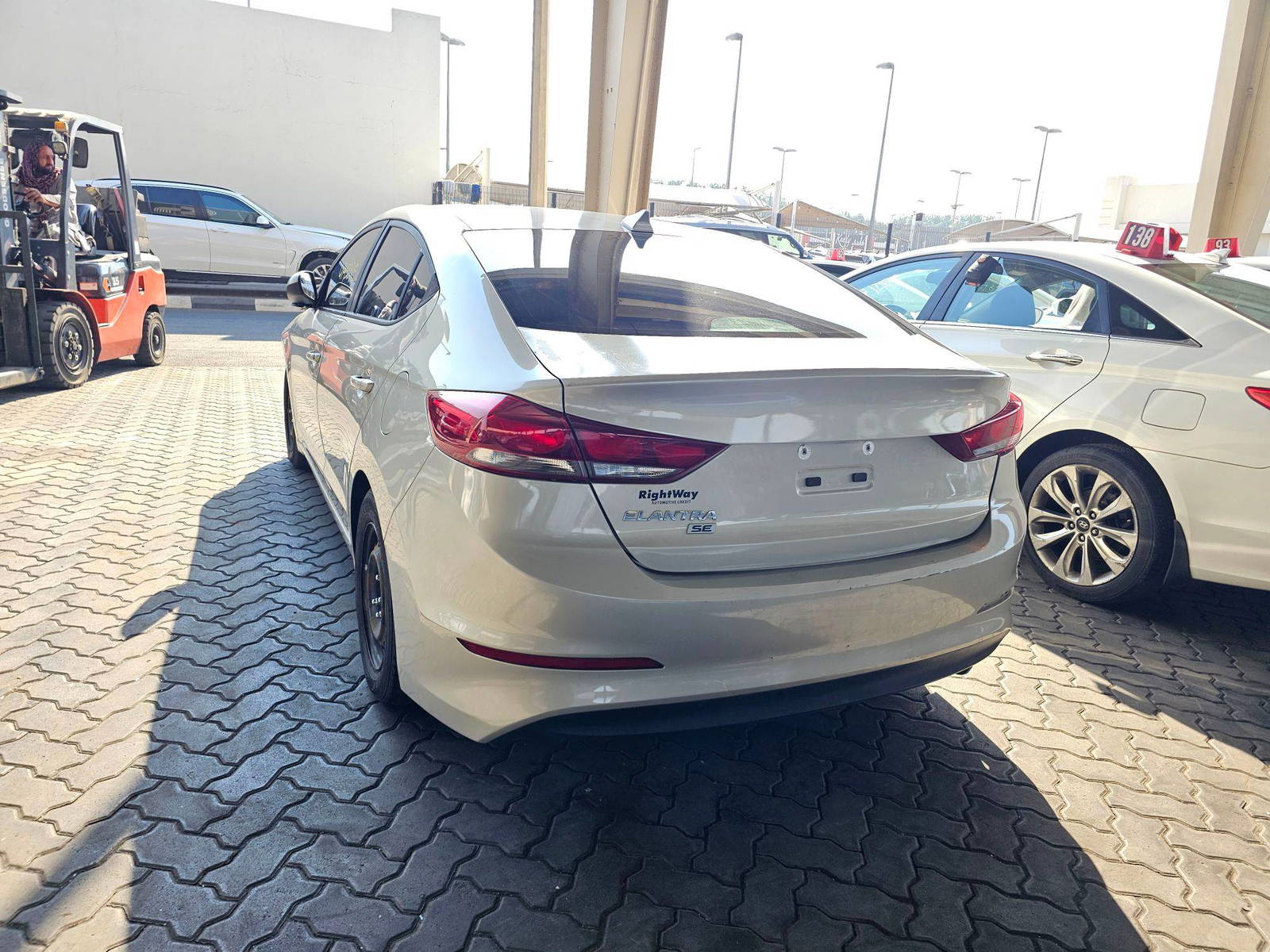 2017 HYUNDAI ELANTRA — 169814 Miles — Lot HH175631 — Souq - Marhaba Auctions Used Cars - Image 3