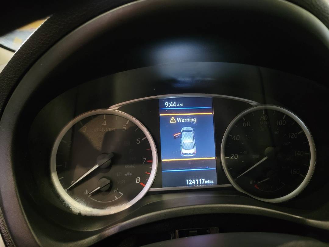 2019 NISSAN SENTRA — 124116 Miles — Lot KL622571 - Marhaba Auctions Used Cars - Image 11