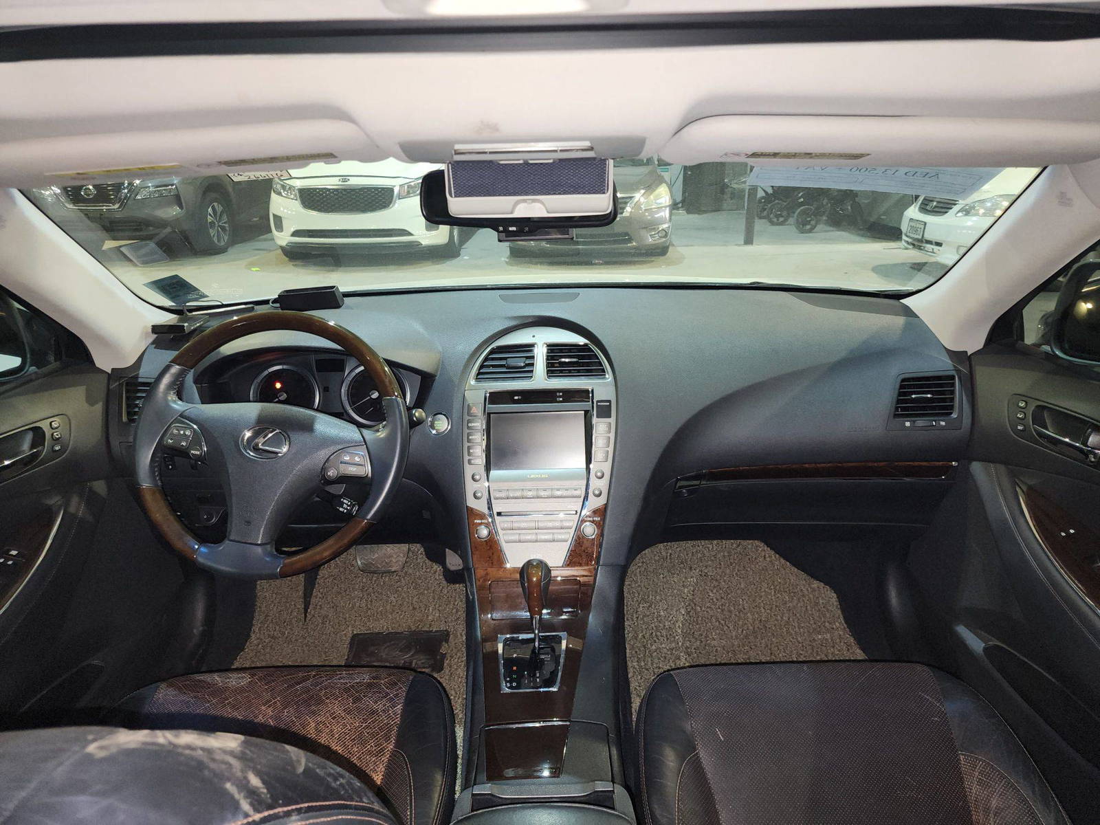 2011 LEXUS ES 350 — 266116 KM — Lot 2434379 — Al Quoz - Marhaba Auctions Used Cars - Image 8