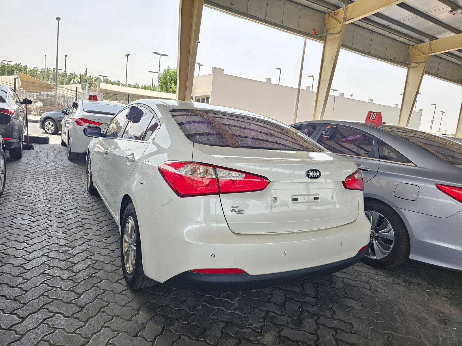 2015 KIA K3 — 208242 KM — Lot 908780 — Souq - Marhaba Auctions Used Cars - Image 5