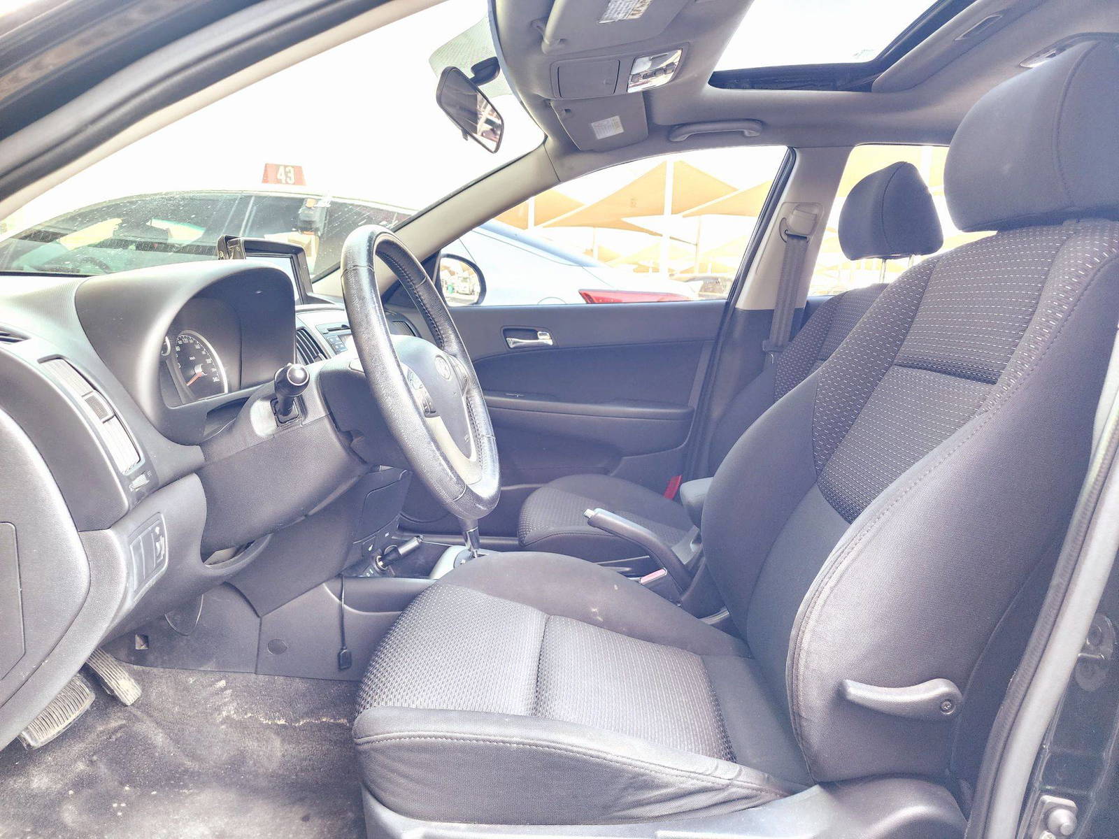2009 HYUNDAI i30 — 103759 KM — Lot P9U185482 — Souq - Marhaba Auctions Used Cars - Image 9