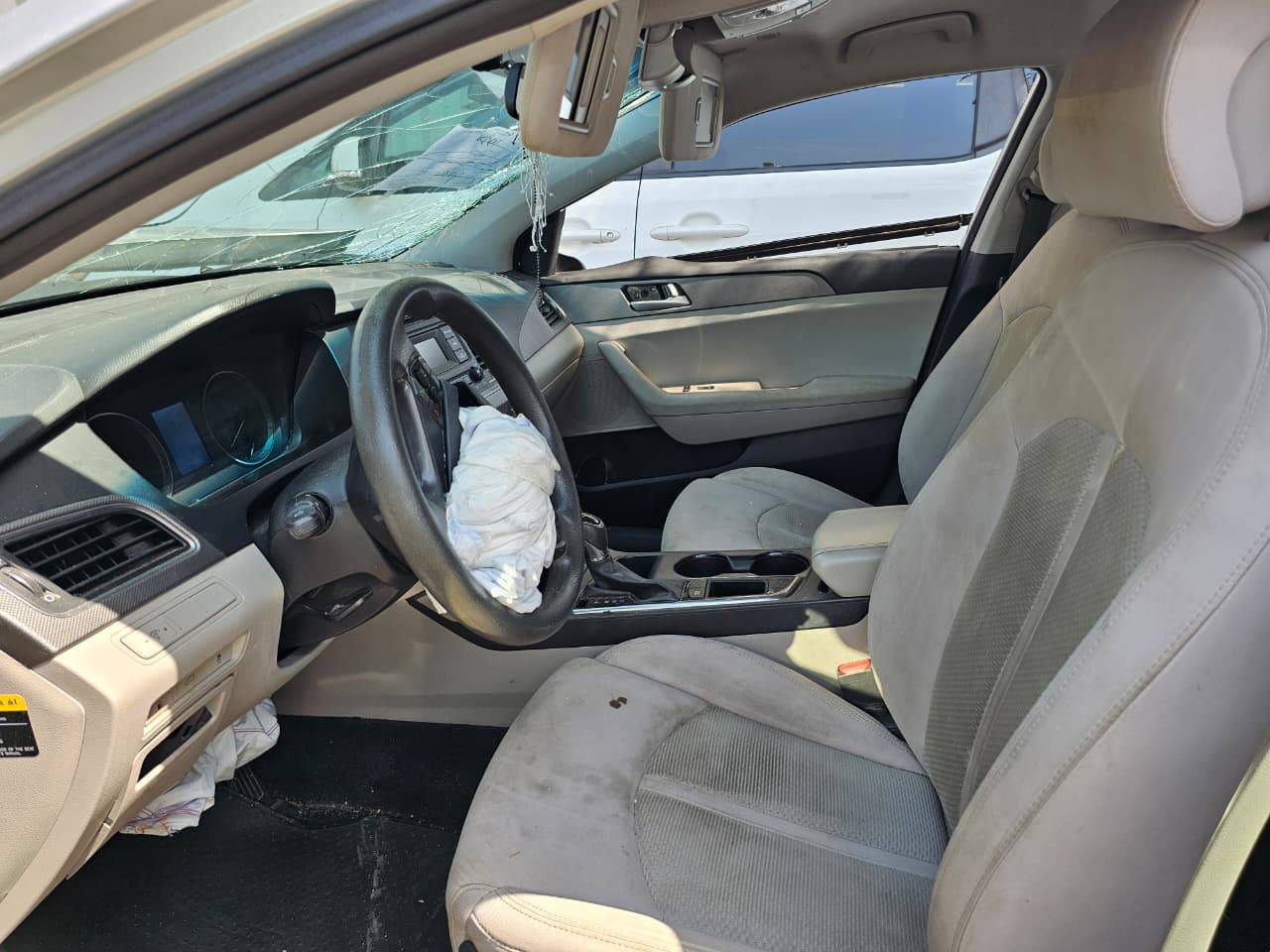 2015 HYUNDAI SONATA — sold — 160830 Miles — Lot 97633675 — Souq - Marhaba Auctions Used Cars - Image 7
