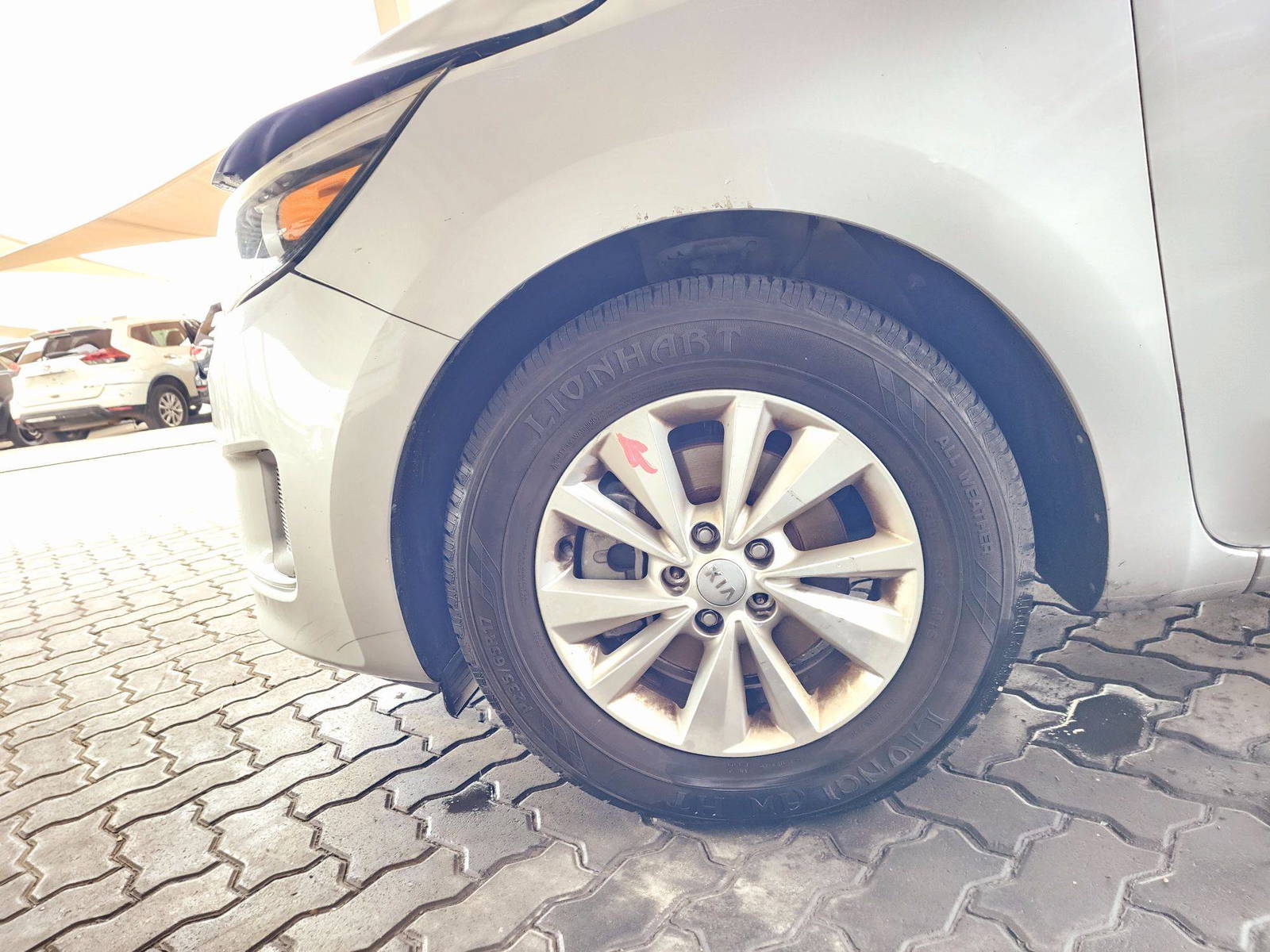 2015 KIA SEDONA — 168342 Miles — Lot 69981234 — Souq - Marhaba Auctions Used Cars - Image 11