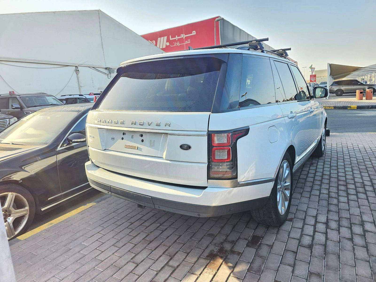2016 LAND ROVER RANGE ROVER VOGUE — 146006 Miles — Lot GA318770 — Souq - Marhaba Auctions Used Cars - Image 3