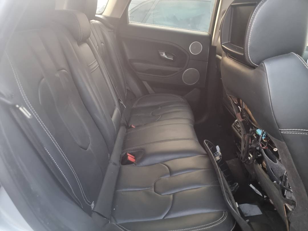 2012 LAND ROVER RANGE ROVER EVOQUE — 112916 Miles — Lot H638246 — Souq - Marhaba Auctions Used Cars - Image 9