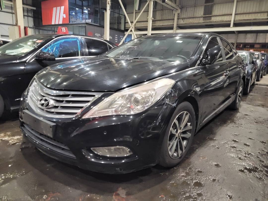 2011 HYUNDAI GRANDEUR — 127084 KM — Lot 039425 — Ind. 12 - Marhaba Auctions Used Cars - Image 5