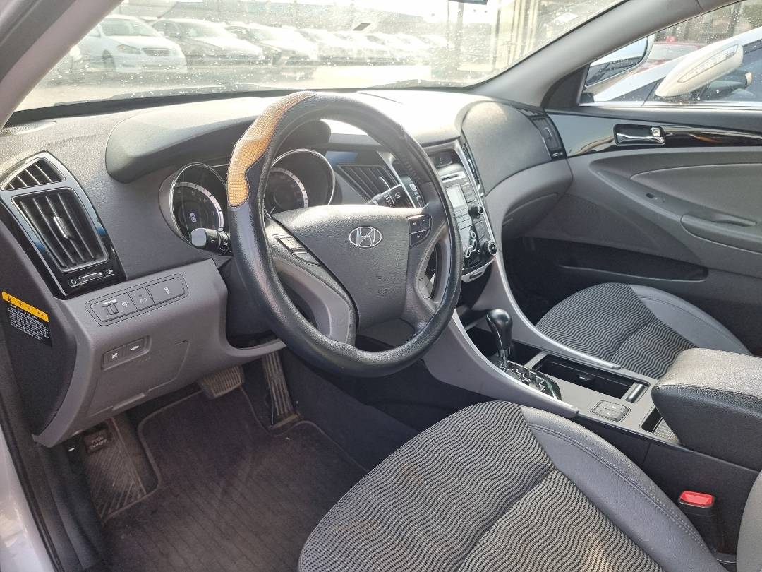 2011 HYUNDAI SONATA — 113597 KM — Lot 215478 — Souq - Marhaba Auctions Used Cars - Image 8