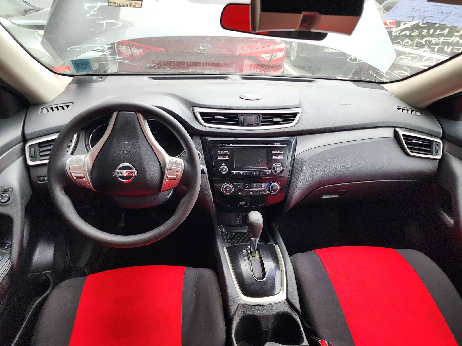 2016 NISSAN ROGUE — 166952 KM — Lot 12151352 — Al Quoz - Marhaba Auctions Used Cars - Image 4