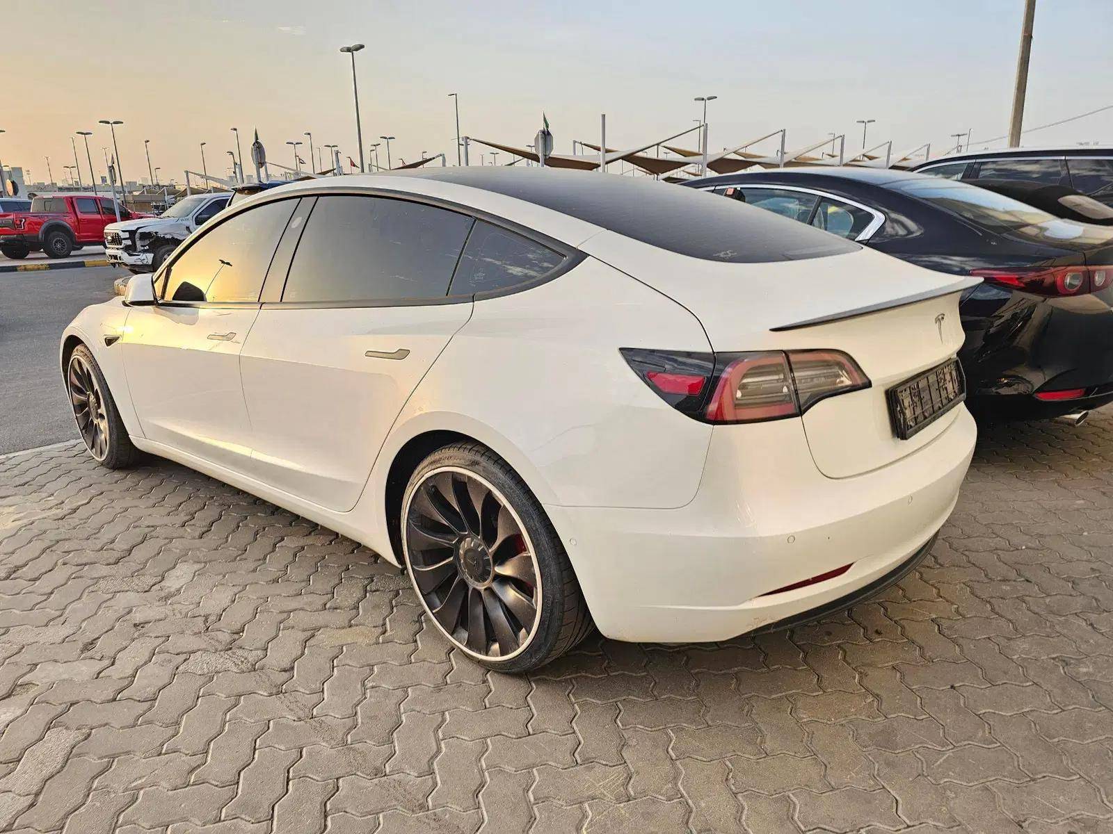 2021 TESLA MODEL 3 — sold — 161800 KM — Lot 7MF945237 — Main - Marhaba Auctions Used Cars - Image 3