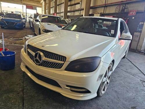 MERCEDES BENZ C300