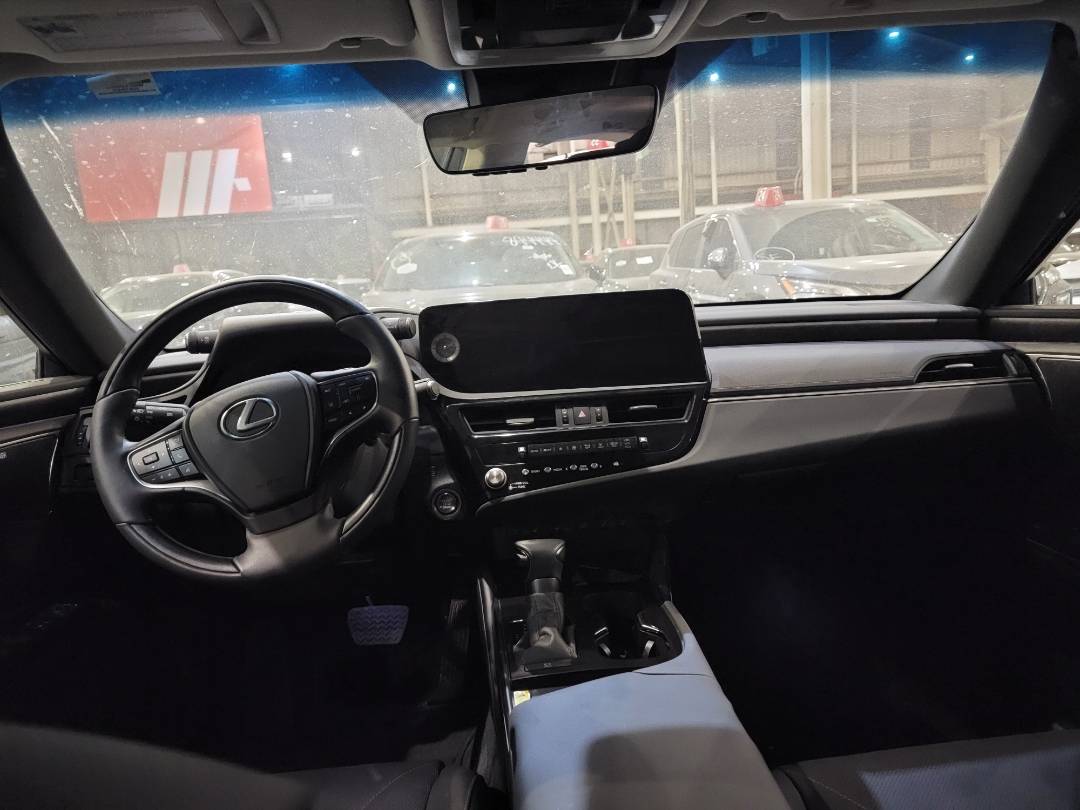 2023 LEXUS ES 350 — 3286 KM — Lot U166582 — Main - Marhaba Auctions Used Cars - Image 8