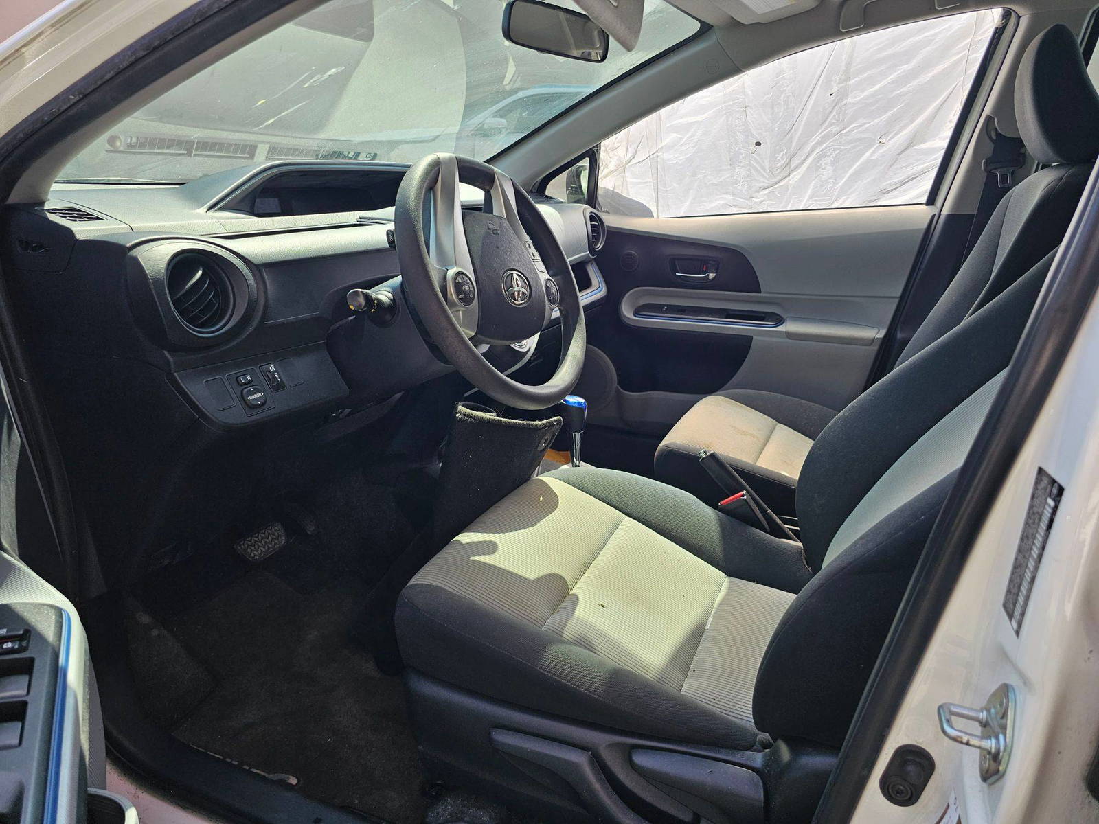 TOYOTA PRIUS 2012 - Marhaba Auction Used Cars - Image 7