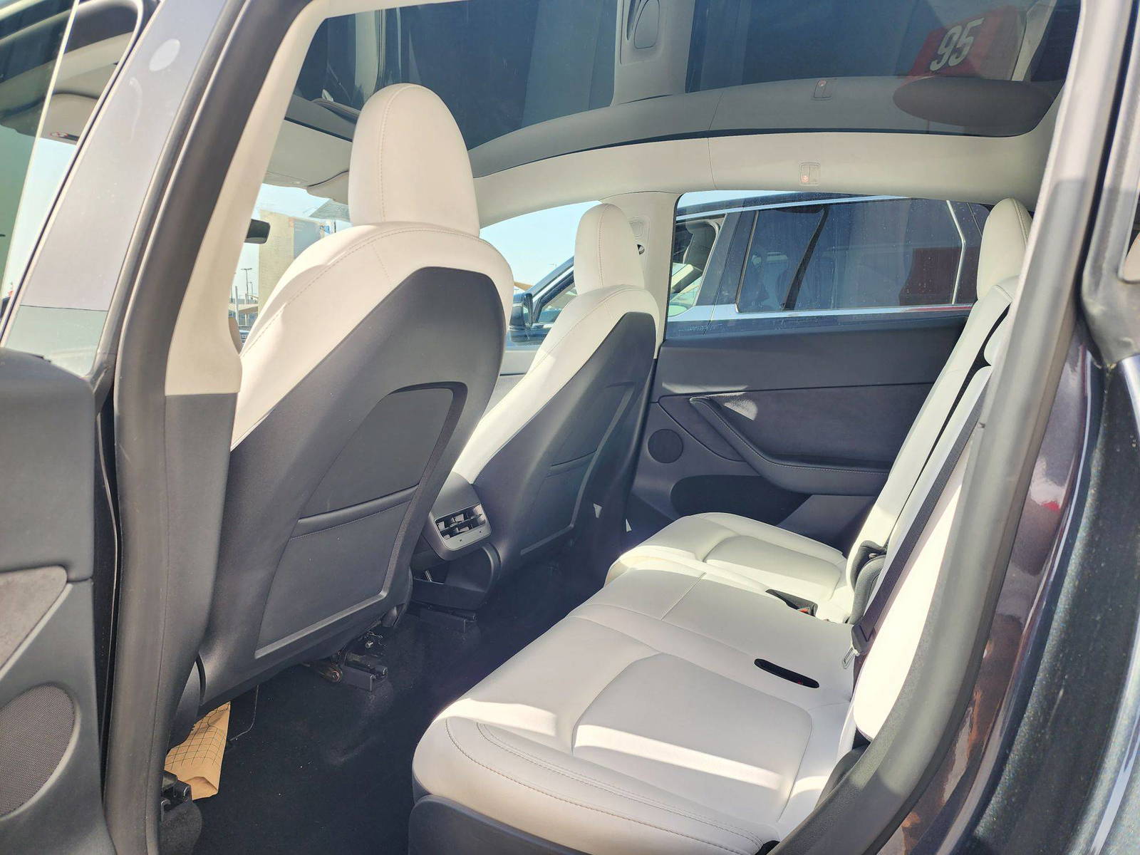 2024 TESLA MODEL Y — 5061 Miles — Lot RF072732 — Souq - Marhaba Auctions Used Cars - Image 6
